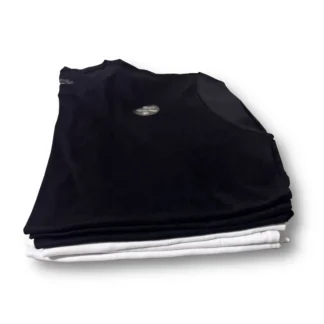 Kit com 8 camisas PIMA, sendo 4 brancas e 4 pretas
